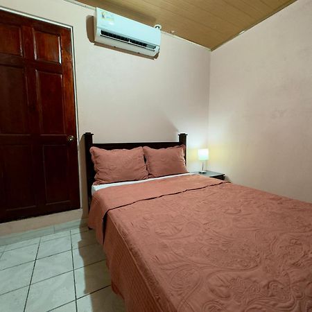 Casa Quepos Hotel Екстериор снимка