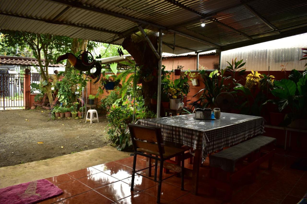 Casa Quepos Hotel Екстериор снимка