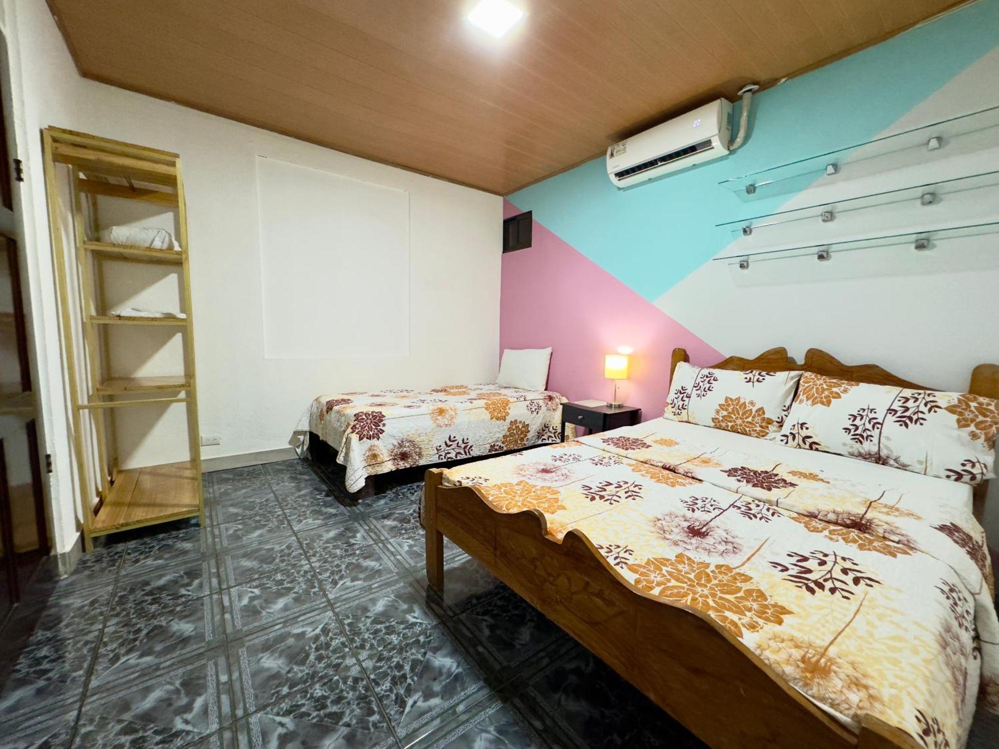 Casa Quepos Hotel Екстериор снимка