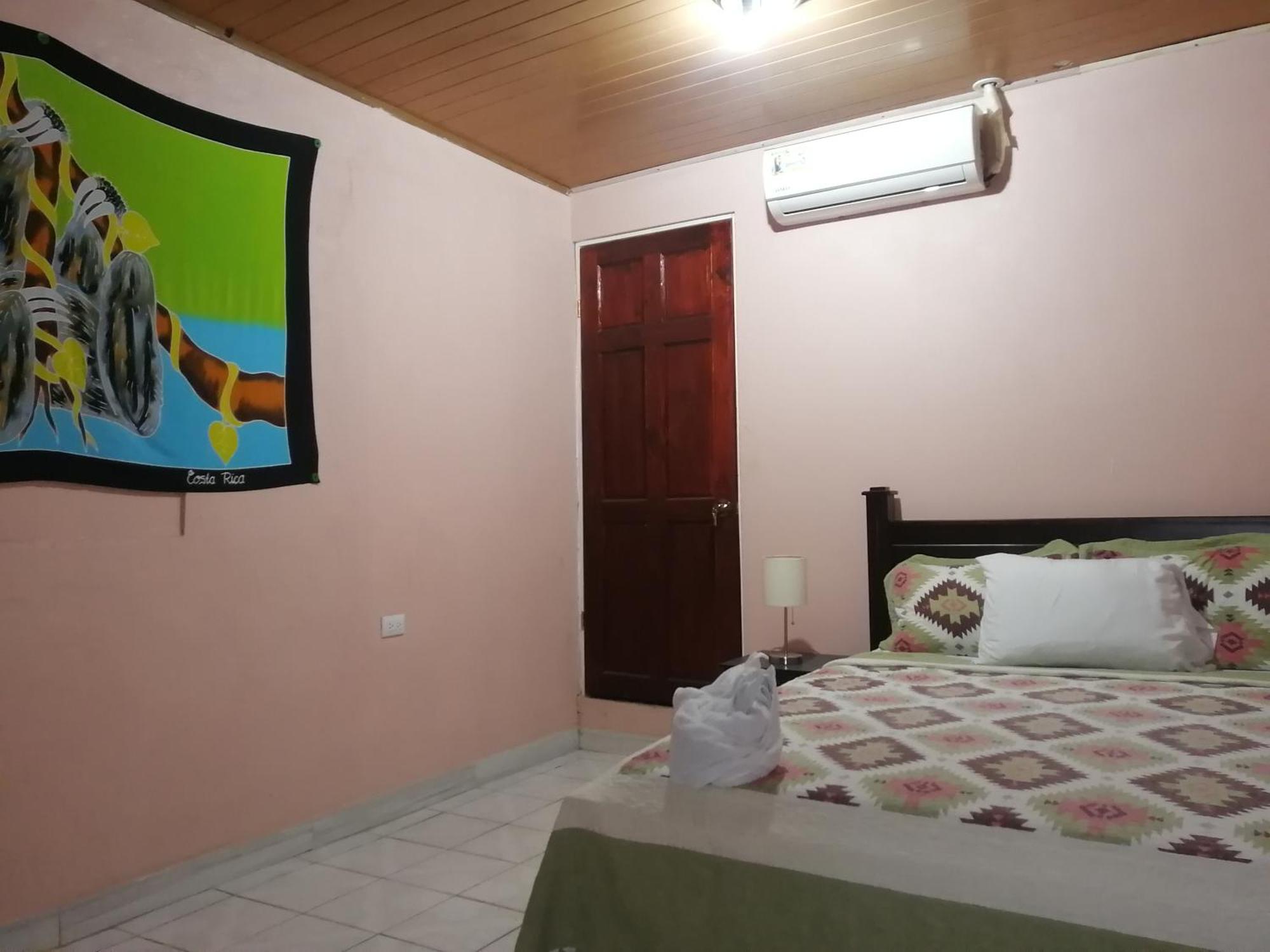 Casa Quepos Hotel Екстериор снимка